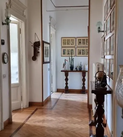 Uncle's House, 150 Mq Only Two Stops From Duomo Апартаменты *