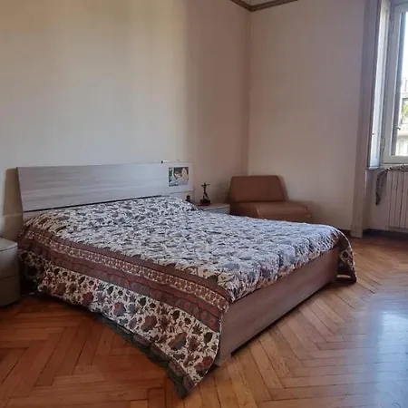 Апартаменты Uncle's House, 150 Mq Only Two Stops From Duomo *